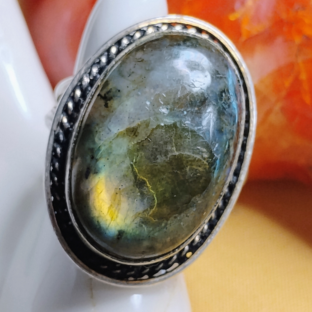 NWT- VIBRANT, SHIMMERING AMBIANCE  💥LABRADORITE,  RING. STERLING SILVER 12.5-13